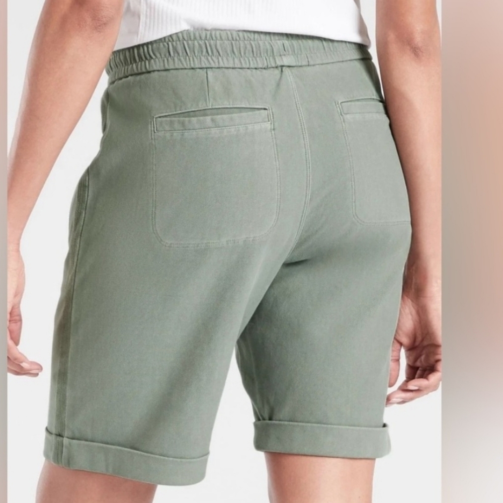 Athleta Farallon Bermuda Shorts 8 Palm Green - Picture 2 of 5